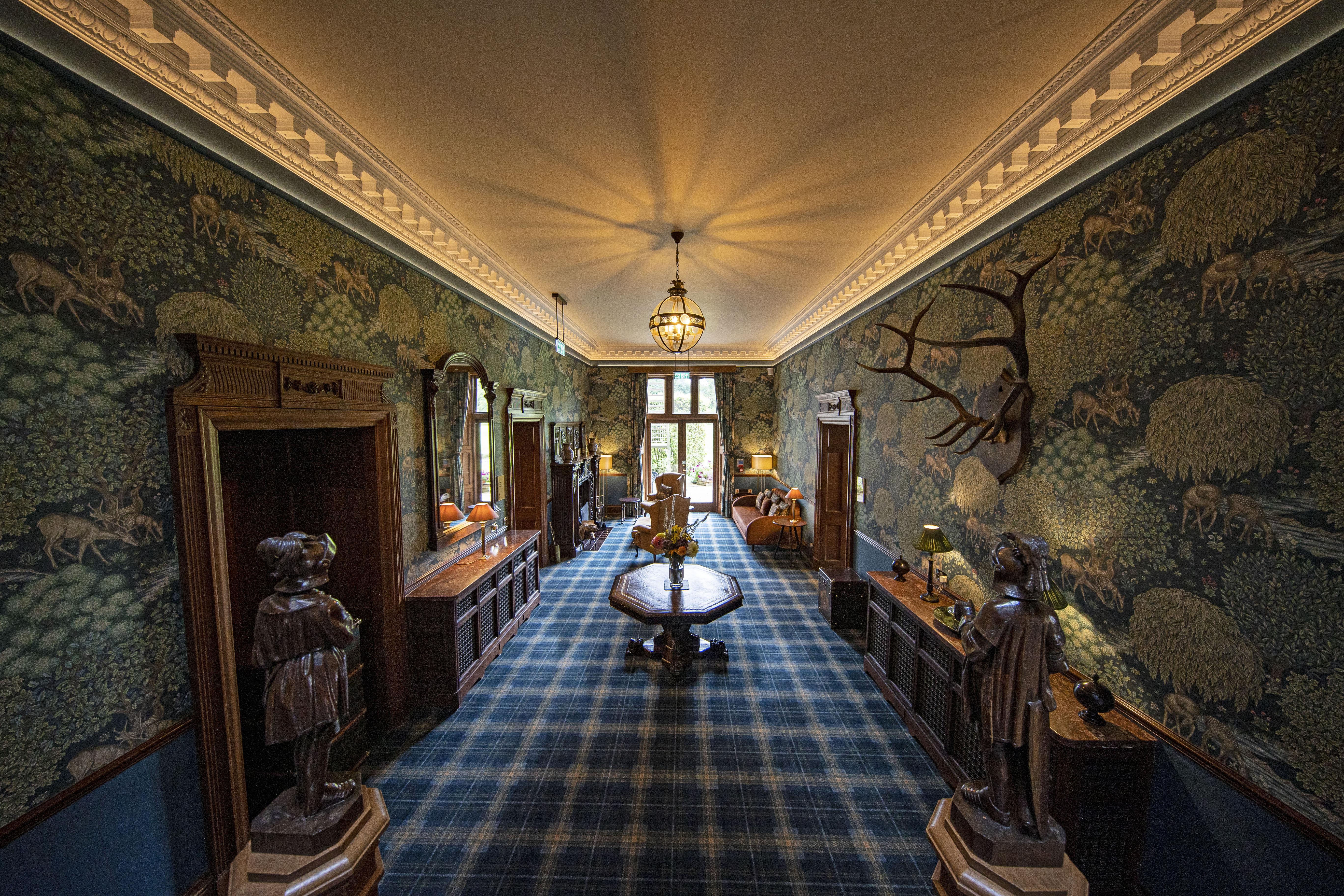 Schloss Roxburghe, Part Of Destination By Hyatt Εξωτερικό φωτογραφία The entrance hall