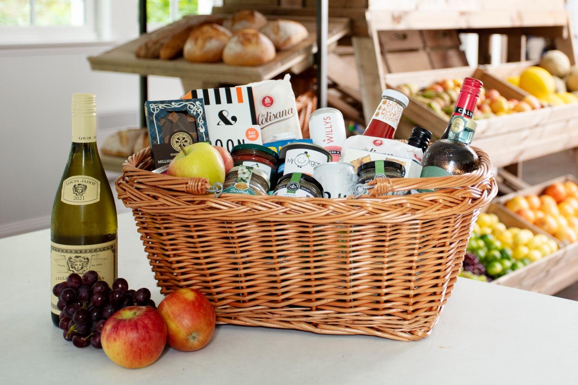 Schloss Roxburghe, Part Of Destination By Hyatt Εξωτερικό φωτογραφία A picnic basket